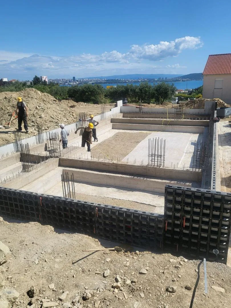 Les travaux de bétonnage ont débuté pour le projet de villas de Kaštela